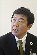 山本 龍氏