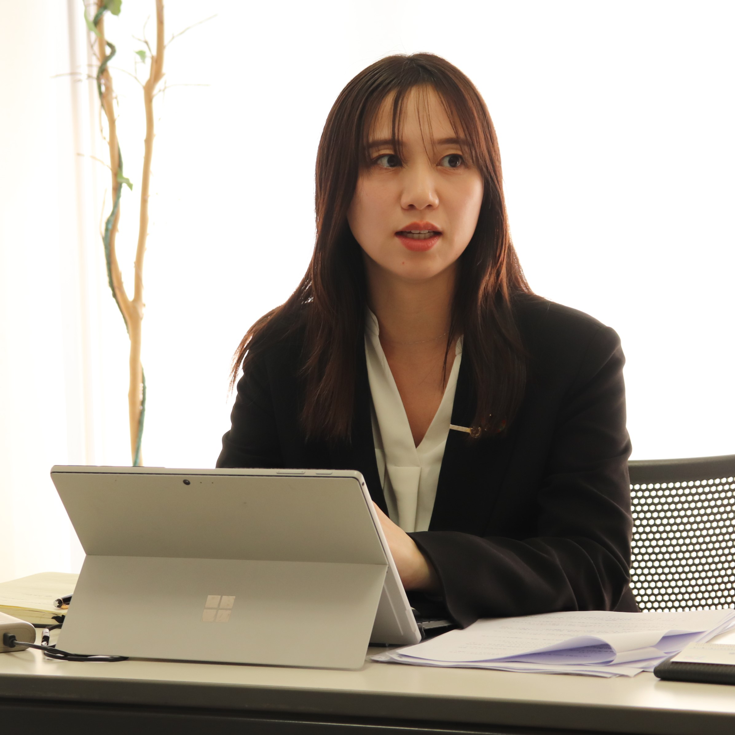 大和証券(株)公共法人部第一課上席課長代理・阿部咲子さん。