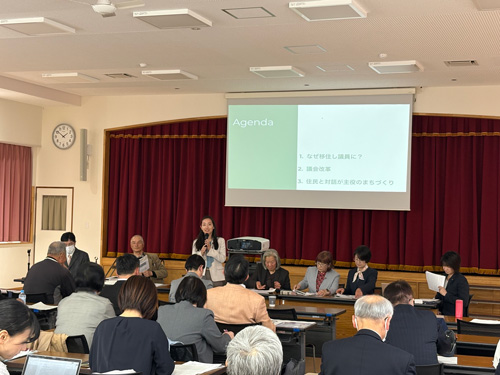 「小さくとも輝く自治体の担い手を育てよう」公開交流会_登壇の様子