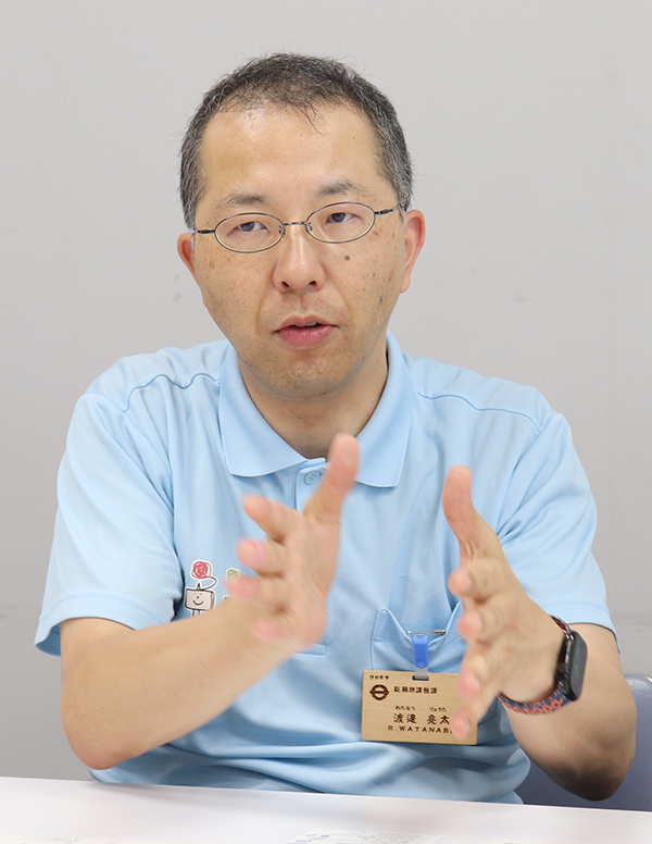 広島県廿日市市課税課の渡邊亮太専門員