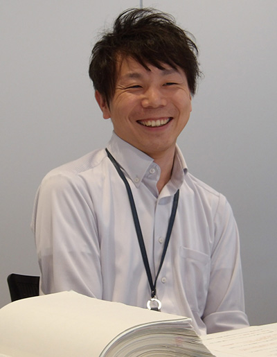 あま市税務課の川合麗央主査
