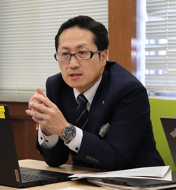 岩手県財政課調査担当課長・田山健太郎さん。