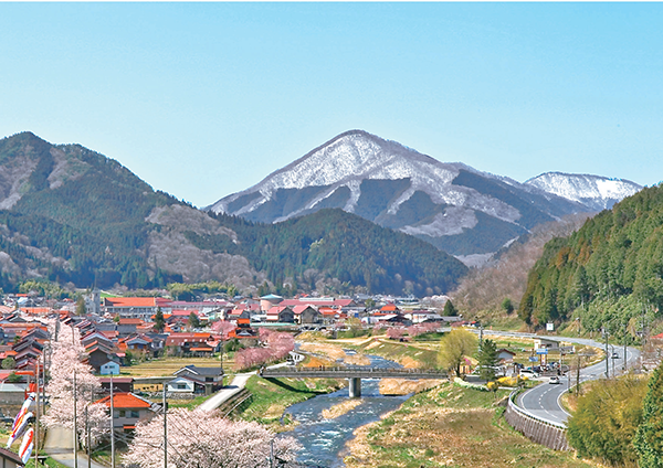 新庄村のまちなみの写真