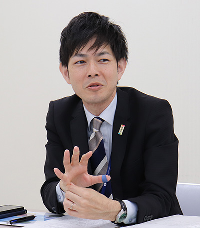 高知県総務部財政課チーフ（公債・基金担当）弘末尚史さん。