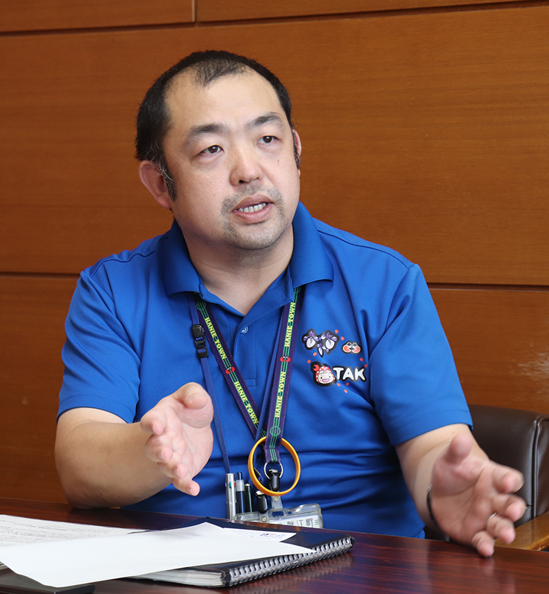 愛知県蟹江町税務課の服部幸太課長