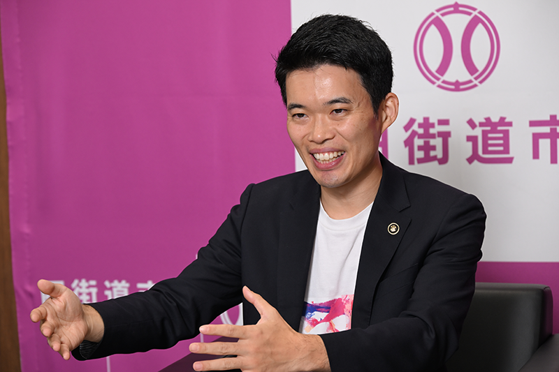 鈴木陽介・千葉県四街道市長の写真